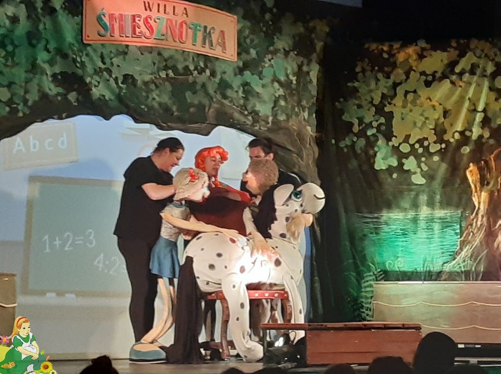 Aktorzy na scenie